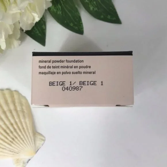 Mary Kay Mineral Powder Foundation, Beige 1 - Picture 6 of 10